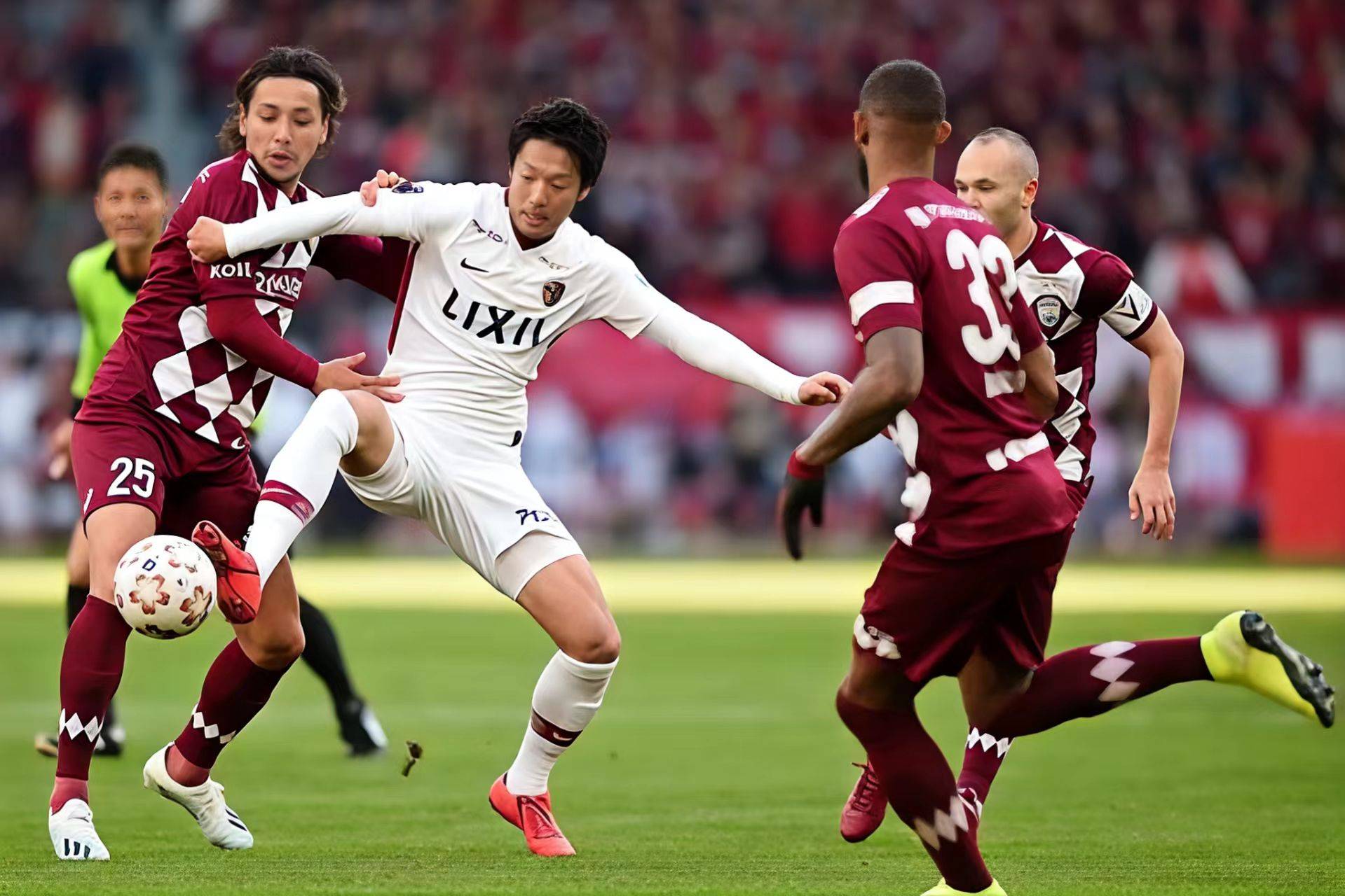 爱游戏官方入口-葡超今晚再迎强敌,拜仁慕尼黑远射贴柱,主帅态度——话题不断,控场能力受关注的简单介绍